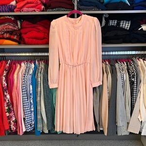Vintage Lady Carol peach pleated long sleeve dress size 12